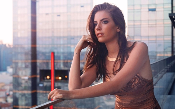 Еда Едже ще журира в турската версия на "Маскирания певец"