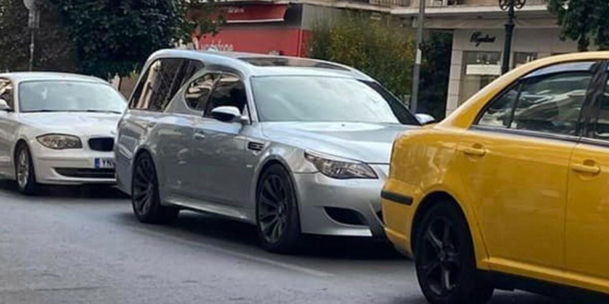 Гърци преработиха BMW М5 в катафалка